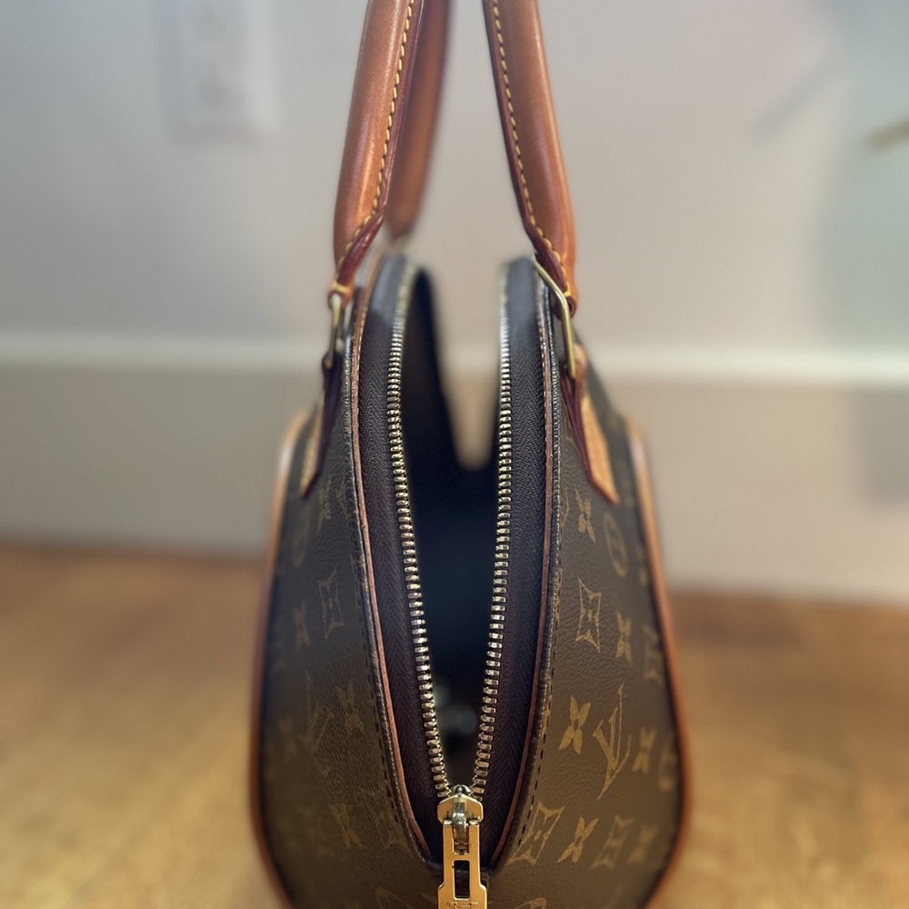 !!SOLD! Louis Vuitton PM bag - Picture 2 of 7